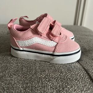 Toddler size 4 pink vans